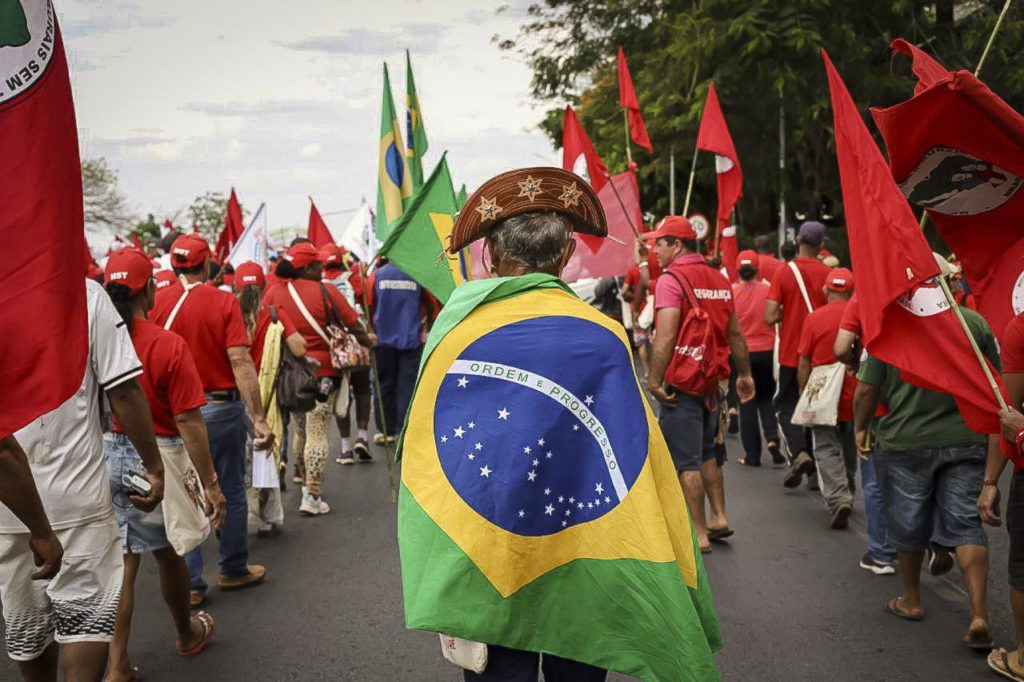 A saída é mais participação política: organize um Comitê Popular de Luta!