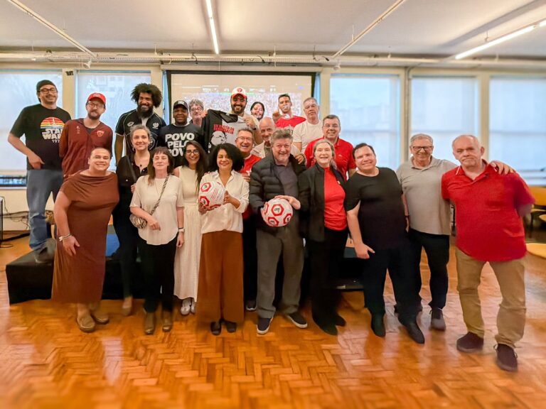 Esporte entra em campo pela reeleição de Lula: plenária reúne atletas, ex-ministros e militância de todo o país