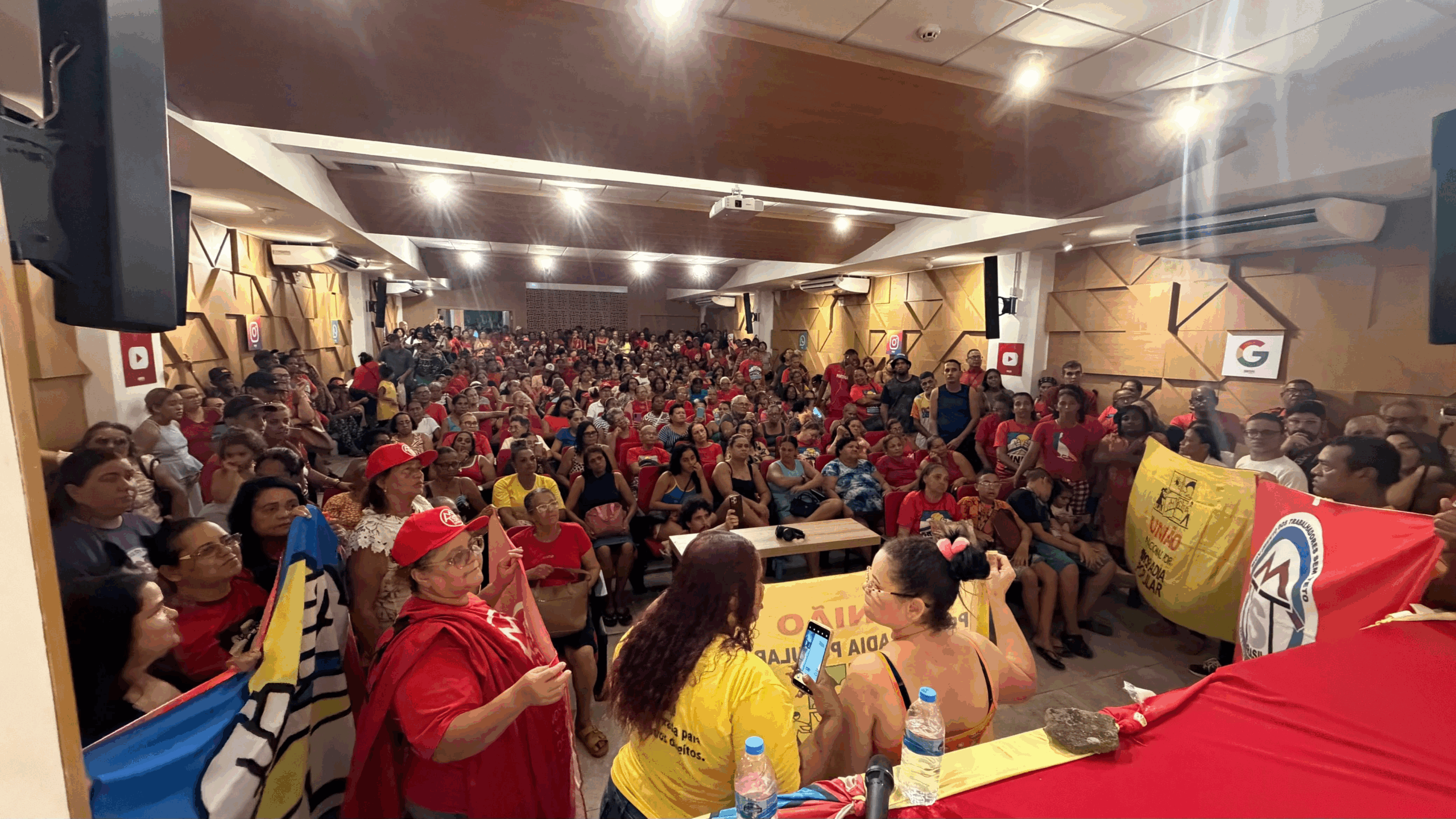 Movimentos de moradia se unem em primeira plenária do Direito à Cidade na campanha de Lula